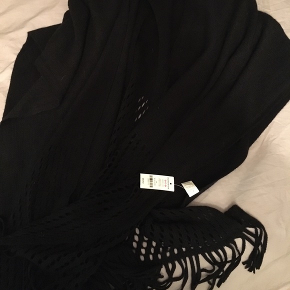 Poncho. - Picture 3 of 3